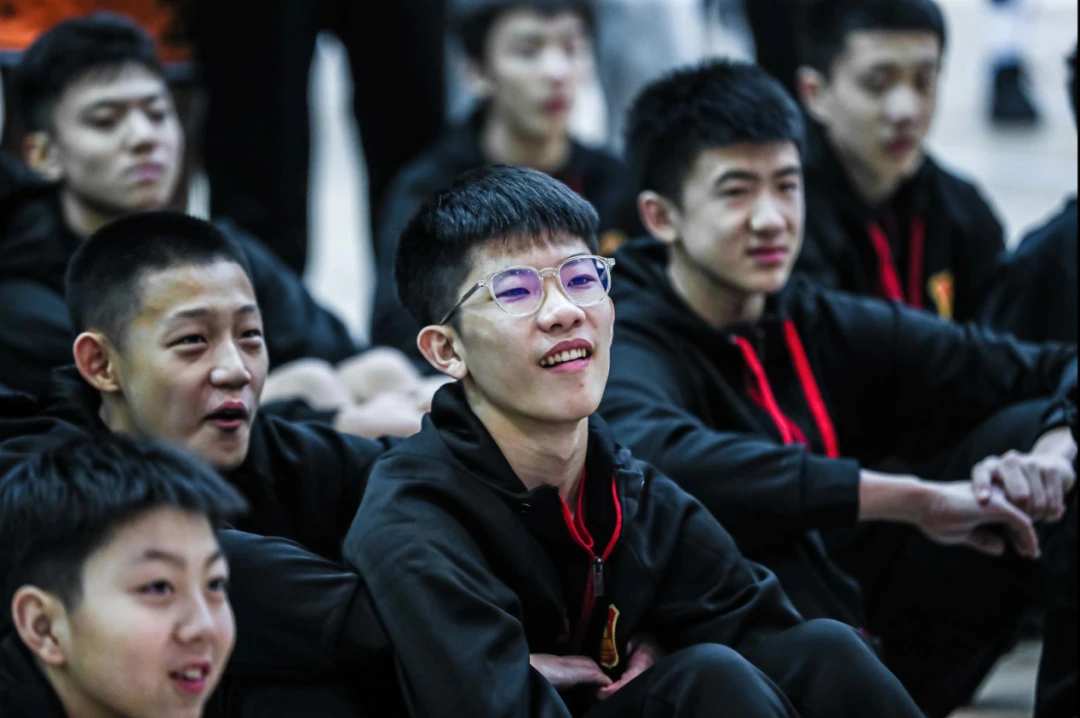 青少年篮球运动员体能训练特征包括_1